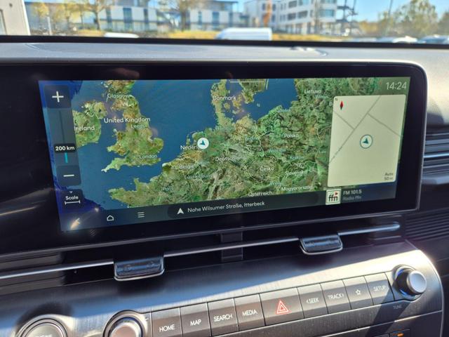 Hyundai KONA Trend 1.6 T-GDI 150PS Automatik MY2026 Voll-LED-Projektionsscheinw. mit LED-Lichtband Sitzheizung v+h Lenkradheizung ACC Klimaautomatik Navi Touchscreen DAB+ Apple CarPlay + Android Auto PDC R&uuml;ckf.Kamera 2xKeyless 17-LM 