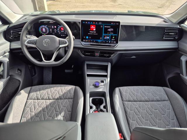 Volkswagen Tiguan Life 1,5 l eHybrid OPF 204PS DSG LED-Plus-Scheinw. elektr. Heckklappe Sitzheizung v+h Lenkradheizung Frontscheibe beheizb. R&uuml;ckf.Kamera Klimaautomatik VW-Radio Bluetooth wireless Apple CarPlay + Android Auto PDC ACC 2xKeyless Digital Cockpit 