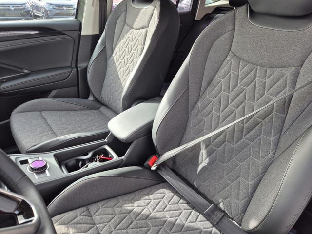 Volkswagen Tiguan Life 1,5 l eHybrid OPF 204PS DSG LED-Plus-Scheinw. elektr. Heckklappe Sitzheizung v+h Lenkradheizung Frontscheibe beheizb. R&uuml;ckf.Kamera Klimaautomatik VW-Radio Bluetooth wireless Apple CarPlay + Android Auto PDC ACC 2xKeyless Digital Cockpit 