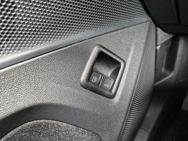 Volkswagen Tiguan Life 1,5 l eHybrid OPF 204PS DSG LED-Plus-Scheinw. elektr. Heckklappe Sitzheizung v+h Lenkradheizung Frontscheibe beheizb. R&uuml;ckf.Kamera Klimaautomatik VW-Radio Bluetooth wireless Apple CarPlay + Android Auto PDC ACC 2xKeyless Digital Cockpit 