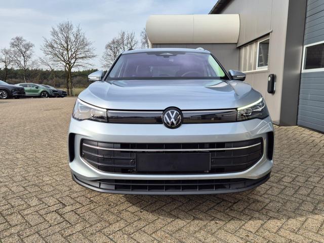 Volkswagen Tiguan Life 1,5 l eHybrid OPF 204PS DSG LED-Plus-Scheinw. elektr. Heckklappe Sitzheizung v+h Lenkradheizung Frontscheibe beheizb. R&uuml;ckf.Kamera Klimaautomatik VW-Radio Bluetooth wireless Apple CarPlay + Android Auto PDC ACC 2xKeyless Digital Cockpit 