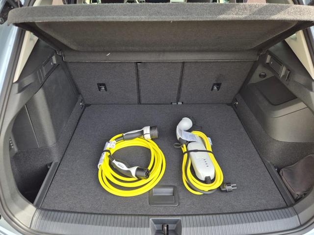 Volkswagen Tiguan Life 1,5 l eHybrid OPF 204PS DSG LED-Plus-Scheinw. elektr. Heckklappe Sitzheizung v+h Lenkradheizung Frontscheibe beheizb. R&uuml;ckf.Kamera Klimaautomatik VW-Radio Bluetooth wireless Apple CarPlay + Android Auto PDC ACC 2xKeyless Digital Cockpit 