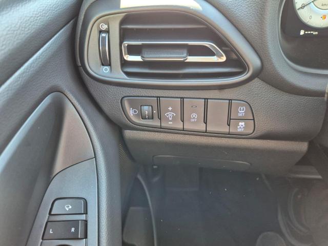 Hyundai i30 Kombi 1.5 T-GDI 150PS Automatik Trend Sitzheizung Lenkradheizung Klimaautomatik PDC v+h R&uuml;ckf.Kamera Navi Apple CarPlay + Android Auto 16"LM 