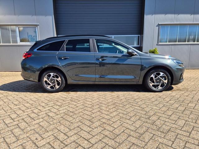 Hyundai i30 Kombi 1.5 T-GDI 150PS Automatik Trend Sitzheizung Lenkradheizung Klimaautomatik PDC v+h R&uuml;ckf.Kamera Navi Apple CarPlay + Android Auto 16"LM 