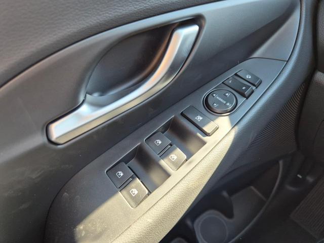 Hyundai i30 Kombi 1.5 T-GDI 150PS Automatik Trend Sitzheizung Lenkradheizung Klimaautomatik PDC v+h R&uuml;ckf.Kamera Navi Apple CarPlay + Android Auto 16"LM 