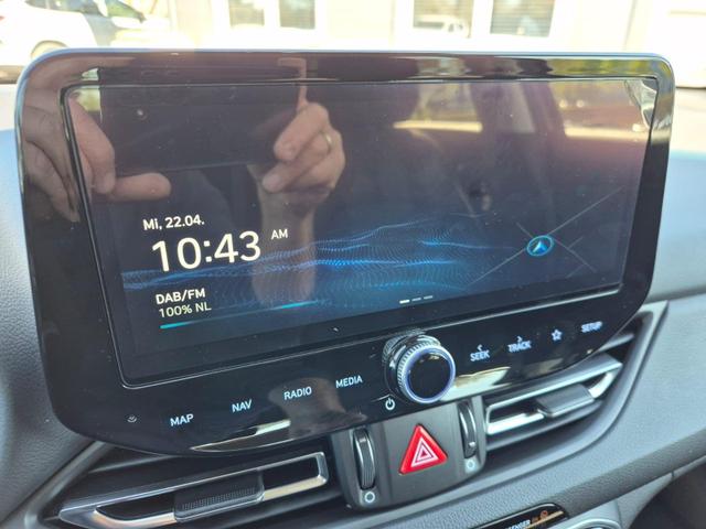 Hyundai i30 Kombi 1.5 T-GDI 150PS Automatik Trend Sitzheizung Lenkradheizung Klimaautomatik PDC v+h R&uuml;ckf.Kamera Navi Apple CarPlay + Android Auto 16"LM 