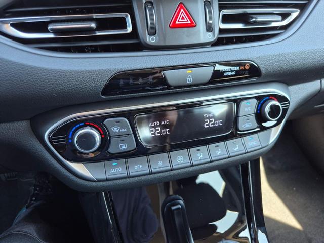 Hyundai i30 Kombi 1.5 T-GDI 150PS Automatik Trend Sitzheizung Lenkradheizung Klimaautomatik PDC v+h R&uuml;ckf.Kamera Navi Apple CarPlay + Android Auto 16"LM 