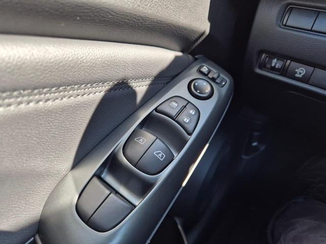 Nissan Juke 1.0 DIG-T 114PS N-Connecta Teil-Leder Klimaautomatik PDC v+h R&uuml;ckf.Kamera Bluetooth Touchscreen Apple CarPlay Android Auto 17"LM 