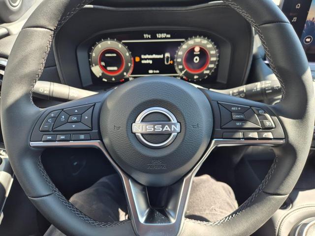 Nissan Juke 1.0 DIG-T 114PS N-Connecta Teil-Leder Klimaautomatik PDC v+h R&uuml;ckf.Kamera Bluetooth Touchscreen Apple CarPlay Android Auto 17"LM 