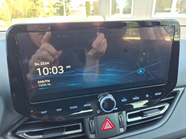 Hyundai i30 Kombi 1.5 T-GDI 150PS Automatik Trend Sitzheizung Lenkradheizung Klimaautomatik PDC v+h R&uuml;ckf.Kamera Navi Apple CarPlay + Android Auto 16"LM 