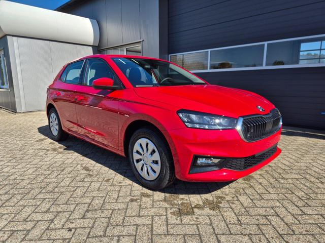 Skoda Fabia 1.0 TSI 95PS Selection 5-t&uuml;rig R&uuml;ckf.Kamera Parksensoren Sitzheizung Multifunktionslenkrad Klima Skoda-Radio Bluetooth Touchscreen Tempomat Nebelsch. Apple CarPlay + Android Auto 