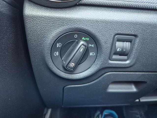 Skoda Fabia 1.0 TSI 95PS Selection 5-t&uuml;rig R&uuml;ckf.Kamera Parksensoren Sitzheizung Multifunktionslenkrad Klima Skoda-Radio Bluetooth Touchscreen Tempomat Nebelsch. Apple CarPlay + Android Auto 