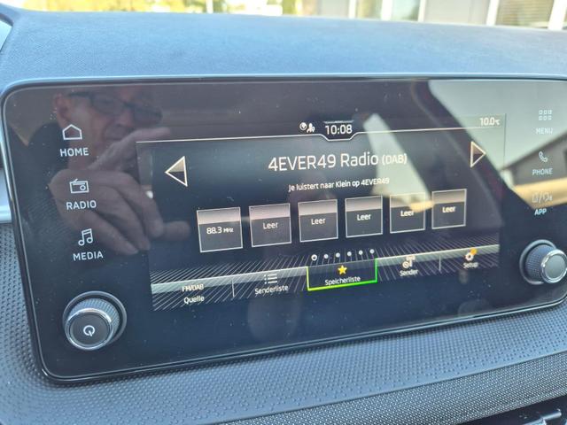 Skoda Fabia 1.0 TSI 95PS Selection 5-t&uuml;rig R&uuml;ckf.Kamera Parksensoren Sitzheizung Multifunktionslenkrad Klima Skoda-Radio Bluetooth Touchscreen Tempomat Nebelsch. Apple CarPlay + Android Auto 