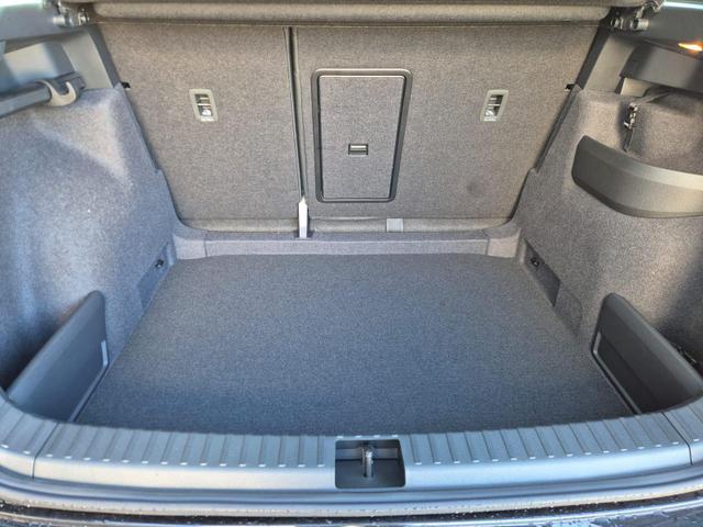 Skoda Karoq 1.5 TSI 150PS DSG Selection Klimaautomatik Sitzheizung Lenkradheizung ACC PDC v+h R&uuml;ckf.Kamera abg.Scheiben Apple CarPlay Android Auto 17"LM 