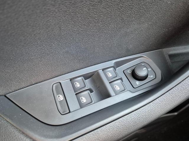 Skoda Karoq 1.5 TSI 150PS DSG Selection Klimaautomatik Sitzheizung Lenkradheizung ACC PDC v+h R&uuml;ckf.Kamera abg.Scheiben Apple CarPlay Android Auto 17"LM 