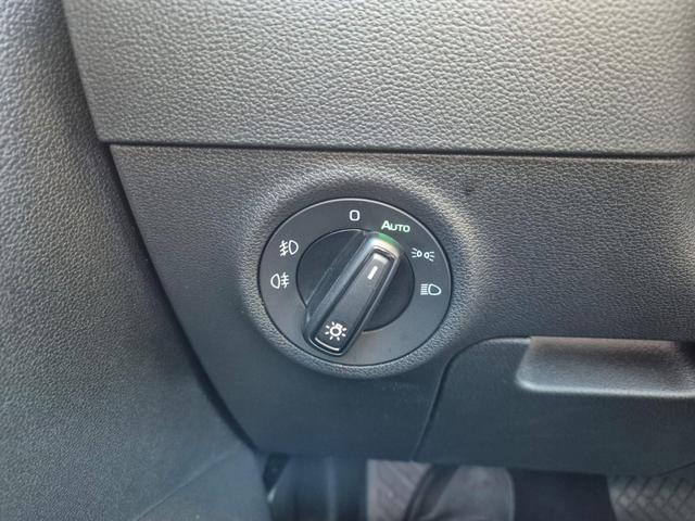 Skoda Karoq 1.5 TSI 150PS DSG Selection Klimaautomatik Sitzheizung Lenkradheizung ACC PDC v+h R&uuml;ckf.Kamera abg.Scheiben Apple CarPlay Android Auto 17"LM 