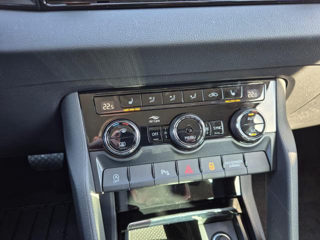 Skoda Karoq 1.5 TSI 150PS DSG Selection Klimaautomatik Sitzheizung Lenkradheizung ACC PDC v+h R&uuml;ckf.Kamera abg.Scheiben Apple CarPlay Android Auto 17"LM 