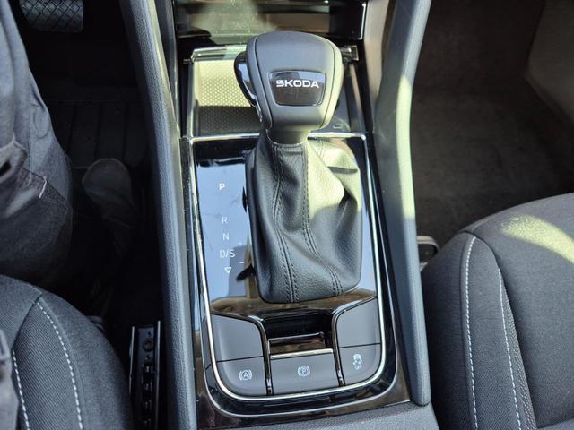 Skoda Karoq 1.5 TSI 150PS DSG Selection Klimaautomatik Sitzheizung Lenkradheizung ACC PDC v+h R&uuml;ckf.Kamera abg.Scheiben Apple CarPlay Android Auto 17"LM 