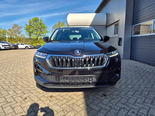 Skoda Karoq 1.5 TSI 150PS DSG Selection AHK Klimaautomatik Sitzheizung Lenkradheizung ACC PDC v+h R&uuml;ckf.Kamera abg.Scheiben Apple CarPlay Android Auto 17"LM 