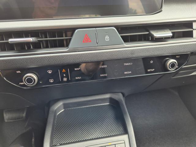 Kia Stonic 1.0 T-GDI MHEV 115PS Automatik NEUES MODELL Sitzheizung Lenkradheizung PDC v+h R&uuml;ckf.Kamera Klima Bluetooth Touchscreen Apple CarPlay Android Auto Tempomat 16"LM 