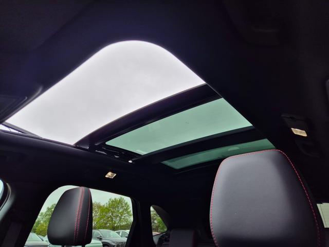 Ford Kuga ST-Line X 243PS PHEV Automatik Matrix-LED schwenkb. AHK elektr. PanoDach Sitzheizung v+h Lenkradheizung Frontscheibe beheizb. Navi SYNC4 Apple CarPlay Android Auto Touchscreen PDC 4xKamera 2xKeyless B+O Sound 19"LM vollelektr. Reichweite 65KM 