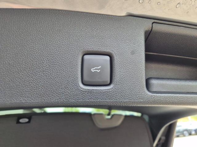 Ford Kuga ST-Line X 243PS PHEV Automatik Matrix-LED schwenkb. AHK elektr. PanoDach Sitzheizung v+h Lenkradheizung Frontscheibe beheizb. Navi SYNC4 Apple CarPlay Android Auto Touchscreen PDC 4xKamera 2xKeyless B+O Sound 19"LM vollelektr. Reichweite 65KM 
