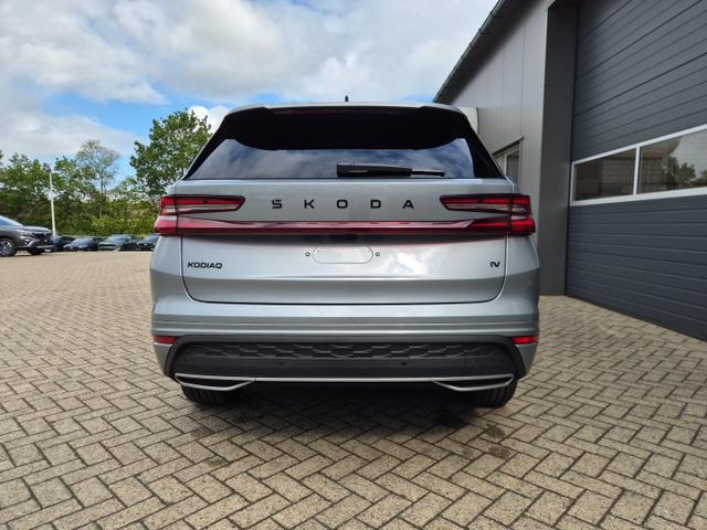 Skoda Kodiaq Sportline 1.5 TSI 204PS PHEV DSG schwenkb. AHK elektr. PanoDach HUD Alcantara PDC v+h 360&deg;Kamera CANTON Sound Klimaautomatik Sitzheizung Lenkradheizung Navi Apple CarPlay Android Auto 2xKeyless 19"LM vollelektr. Reichweite 116KM 