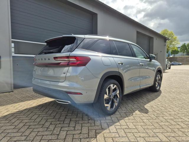 Skoda Kodiaq Sportline 1.5 TSI 204PS PHEV DSG schwenkb. AHK elektr. PanoDach HUD Alcantara PDC v+h 360&deg;Kamera CANTON Sound Klimaautomatik Sitzheizung Lenkradheizung Navi Apple CarPlay Android Auto 2xKeyless 19"LM vollelektr. Reichweite 116KM 