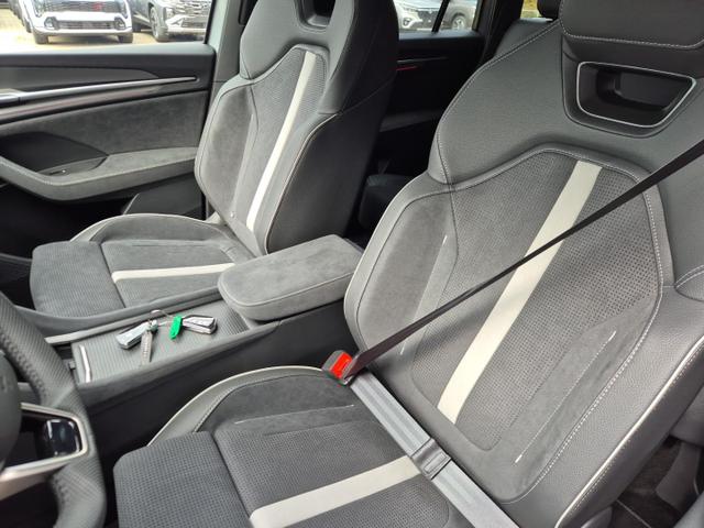 Skoda Kodiaq Sportline 1.5 TSI 204PS PHEV DSG schwenkb. AHK elektr. PanoDach HUD Alcantara PDC v+h 360&deg;Kamera CANTON Sound Klimaautomatik Sitzheizung Lenkradheizung Navi Apple CarPlay Android Auto 2xKeyless 19"LM vollelektr. Reichweite 116KM 
