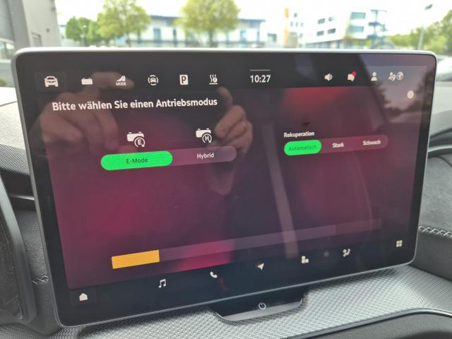 Skoda Kodiaq Sportline 1.5 TSI 204PS PHEV DSG schwenkb. AHK elektr. PanoDach HUD Alcantara PDC v+h 360&deg;Kamera CANTON Sound Klimaautomatik Sitzheizung Lenkradheizung Navi Apple CarPlay Android Auto 2xKeyless 19"LM vollelektr. Reichweite 116KM 