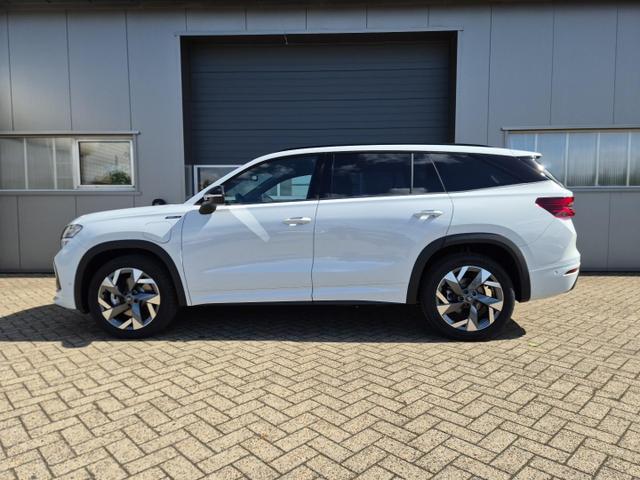 Skoda Kodiaq Sportline 1.5 TSI 204PS PHEV DSG schwenkb. AHK elektr. PanoDach HUD Alcantara PDC v+h 360&deg;Kamera CANTON Sound Klimaautomatik Sitzheizung Lenkradheizung Navi Apple CarPlay Android Auto 2xKeyless 19"LM vollelektr. Reichweite 116KM 