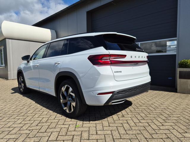 Skoda Kodiaq Sportline 1.5 TSI 204PS PHEV DSG schwenkb. AHK elektr. PanoDach HUD Alcantara PDC v+h 360&deg;Kamera CANTON Sound Klimaautomatik Sitzheizung Lenkradheizung Navi Apple CarPlay Android Auto 2xKeyless 19"LM vollelektr. Reichweite 116KM 