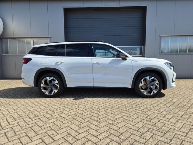 Skoda Kodiaq Sportline 1.5 TSI 204PS PHEV DSG schwenkb. AHK elektr. PanoDach HUD Alcantara PDC v+h 360&deg;Kamera CANTON Sound Klimaautomatik Sitzheizung Lenkradheizung Navi Apple CarPlay Android Auto 2xKeyless 19"LM vollelektr. Reichweite 116KM 