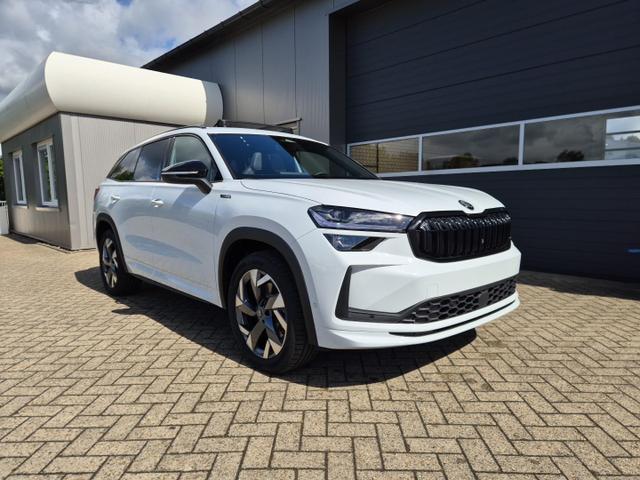 Skoda Kodiaq Sportline 1.5 TSI 204PS PHEV DSG schwenkb. AHK elektr. PanoDach HUD Alcantara PDC v+h 360&deg;Kamera CANTON Sound Klimaautomatik Sitzheizung Lenkradheizung Navi Apple CarPlay Android Auto 2xKeyless 19"LM vollelektr. Reichweite 116KM 