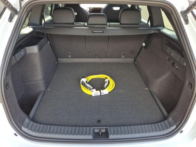 Skoda Kodiaq Sportline 1.5 TSI 204PS PHEV DSG schwenkb. AHK elektr. PanoDach HUD Alcantara PDC v+h 360&deg;Kamera CANTON Sound Klimaautomatik Sitzheizung Lenkradheizung Navi Apple CarPlay Android Auto 2xKeyless 19"LM vollelektr. Reichweite 116KM 