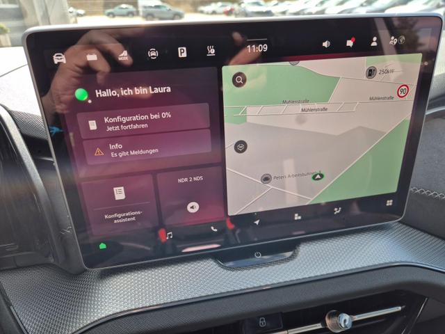 Skoda Kodiaq Sportline 1.5 TSI 204PS PHEV DSG schwenkb. AHK elektr. PanoDach HUD Alcantara PDC v+h 360&deg;Kamera CANTON Sound Klimaautomatik Sitzheizung Lenkradheizung Navi Apple CarPlay Android Auto 2xKeyless 19"LM vollelektr. Reichweite 116KM 