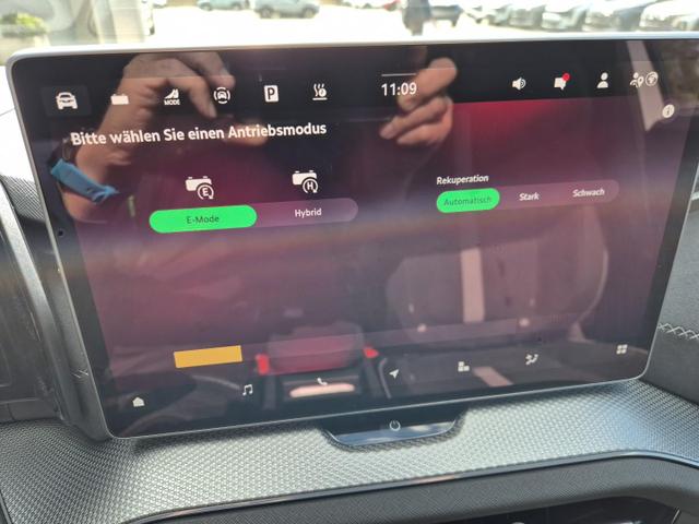 Skoda Kodiaq Sportline 1.5 TSI 204PS PHEV DSG schwenkb. AHK elektr. PanoDach HUD Alcantara PDC v+h 360&deg;Kamera CANTON Sound Klimaautomatik Sitzheizung Lenkradheizung Navi Apple CarPlay Android Auto 2xKeyless 19"LM vollelektr. Reichweite 116KM 