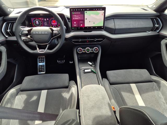 Skoda Kodiaq Sportline 1.5 TSI 204PS PHEV DSG schwenkb. AHK elektr. PanoDach HUD Alcantara PDC v+h 360&deg;Kamera CANTON Sound Klimaautomatik Sitzheizung Lenkradheizung Navi Apple CarPlay Android Auto 2xKeyless 19"LM vollelektr. Reichweite 116KM 
