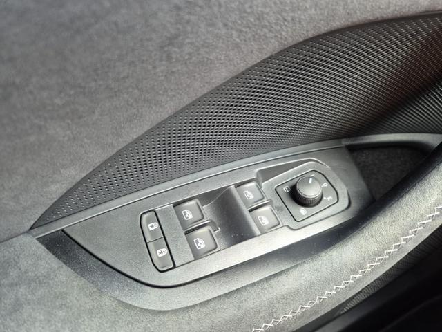 Skoda Kodiaq Sportline 1.5 TSI 204PS PHEV DSG schwenkb. AHK elektr. PanoDach HUD Alcantara PDC v+h 360&deg;Kamera CANTON Sound Klimaautomatik Sitzheizung Lenkradheizung Navi Apple CarPlay Android Auto 2xKeyless 19"LM vollelektr. Reichweite 116KM 