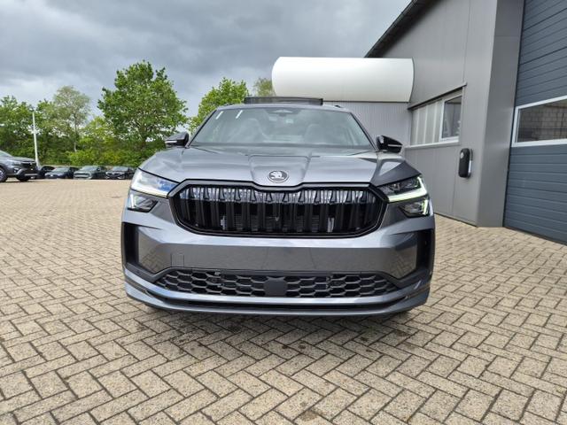 Skoda Kodiaq Sportline 1.5 TSI 204PS PHEV DSG schwenkb. AHK elektr. PanoDach HUD Alcantara PDC v+h 360&deg;Kamera CANTON Sound Klimaautomatik Sitzheizung Lenkradheizung Navi Apple CarPlay Android Auto 2xKeyless 19"LM vollelektr. Reichweite 116KM 