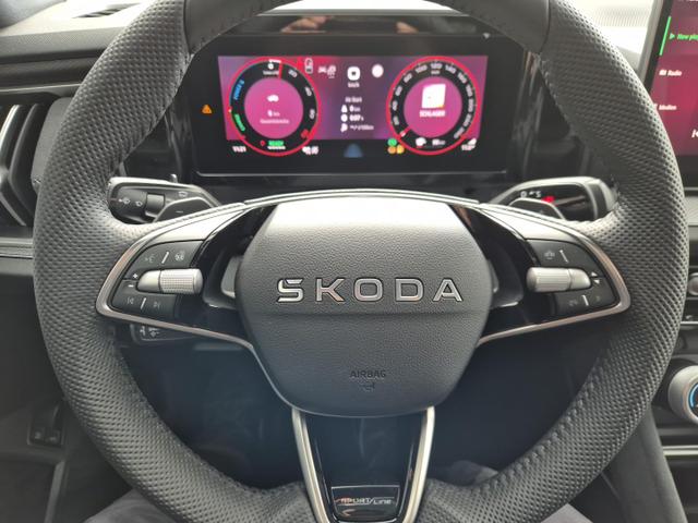 Skoda Kodiaq Sportline 1.5 TSI 204PS PHEV DSG schwenkb. AHK elektr. PanoDach HUD Alcantara PDC v+h 360&deg;Kamera CANTON Sound Klimaautomatik Sitzheizung Lenkradheizung Navi Apple CarPlay Android Auto 2xKeyless 19"LM vollelektr. Reichweite 116KM 