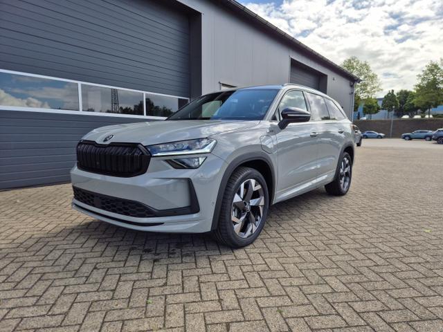 Skoda Kodiaq Sportline 1.5 TSI 204PS PHEV DSG schwenkb. AHK elektr. PanoDach HUD Alcantara PDC v+h 360&deg;Kamera CANTON Sound Klimaautomatik Sitzheizung Lenkradheizung Navi Apple CarPlay Android Auto 2xKeyless 19"LM vollelektr. Reichweite 116KM 