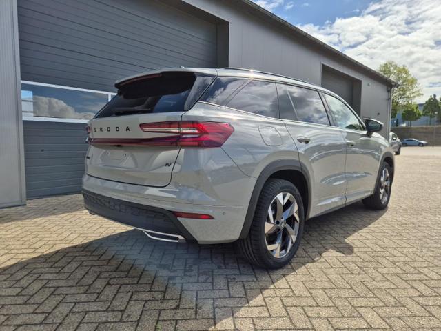 Skoda Kodiaq Sportline 1.5 TSI 204PS PHEV DSG schwenkb. AHK elektr. PanoDach HUD Alcantara PDC v+h 360&deg;Kamera CANTON Sound Klimaautomatik Sitzheizung Lenkradheizung Navi Apple CarPlay Android Auto 2xKeyless 19"LM vollelektr. Reichweite 116KM 