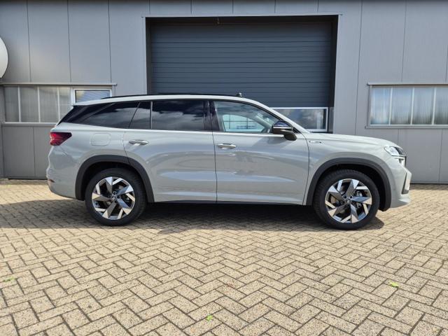 Skoda Kodiaq Sportline 1.5 TSI 204PS PHEV DSG schwenkb. AHK elektr. PanoDach HUD Alcantara PDC v+h 360&deg;Kamera CANTON Sound Klimaautomatik Sitzheizung Lenkradheizung Navi Apple CarPlay Android Auto 2xKeyless 19"LM vollelektr. Reichweite 116KM 