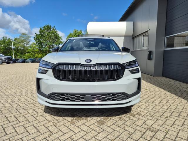Skoda Kodiaq Sportline 1.5 TSI 204PS PHEV DSG schwenkb. AHK elektr. PanoDach HUD Alcantara PDC v+h 360&deg;Kamera CANTON Sound Klimaautomatik Sitzheizung Lenkradheizung Navi Apple CarPlay Android Auto 2xKeyless 19"LM vollelektr. Reichweite 116KM 