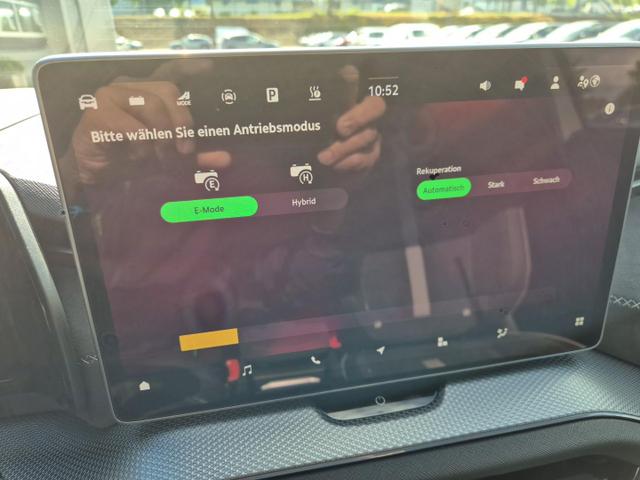 Skoda Kodiaq Sportline 1.5 TSI 204PS PHEV DSG schwenkb. AHK elektr. PanoDach HUD Alcantara PDC v+h 360&deg;Kamera CANTON Sound Klimaautomatik Sitzheizung Lenkradheizung Navi Apple CarPlay Android Auto 2xKeyless 19"LM vollelektr. Reichweite 116KM 