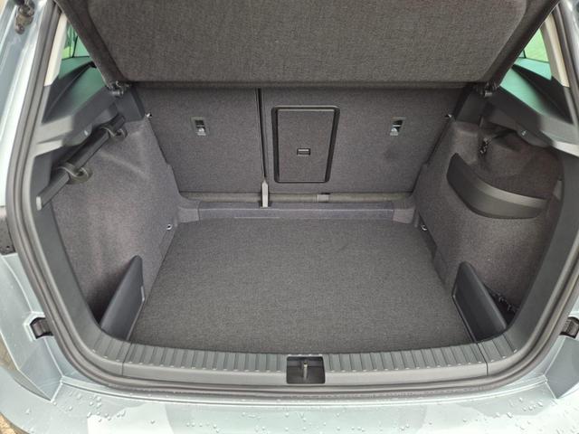 Skoda Karoq 1.5 TSI 150PS DSG Selection AHK Klimaautomatik Sitzheizung Lenkradheizung ACC PDC v+h R&uuml;ckf.Kamera abg.Scheiben Apple CarPlay Android Auto 17"LM 