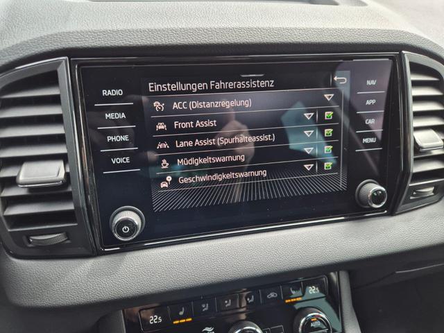 Skoda Karoq 1.5 TSI 150PS DSG Selection AHK Klimaautomatik Sitzheizung Lenkradheizung ACC PDC v+h R&uuml;ckf.Kamera abg.Scheiben Apple CarPlay Android Auto 17"LM 