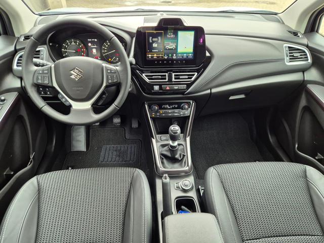 Suzuki S-Cross Comfort+ 110PS MHEV 4x4 ALLGRIP 1.4 Boosterjet Teilleder Navi Klimaautomatik Sitzheizung ACC PDC v+h 4x Kamera Suzuki-Radio Apple CarPlay Android Auto Touchscreen 2xKeyless 17-LM 