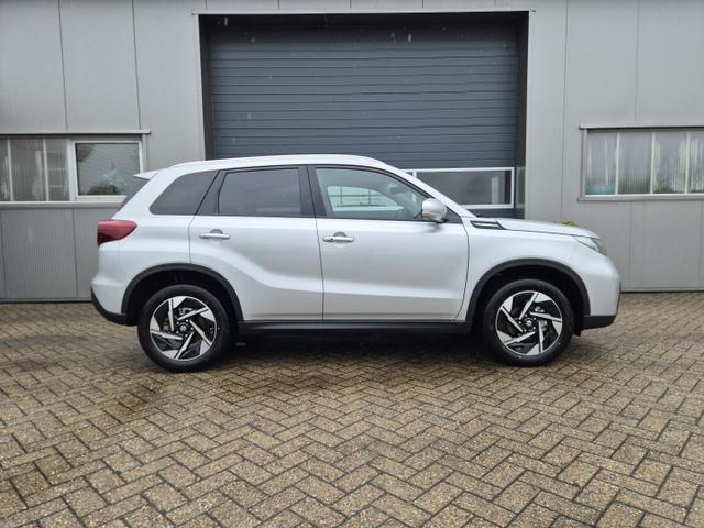 Suzuki Vitara Comfort+ 110PS MHEV 4x4 ALLGRIP 1.4 Boosterjet Allrad Teilleder mit Alcantara Navi Klimaautomatik Sitzheizung ACC PDC v+h R&uuml;ckf.Kamera Suzuki-Radio Apple CarPlay Android Auto Touchscreen 2xKeyless 17-LM 
